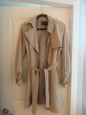 Banana Republic Light Beige Trench Coat with Self-Tie Belt